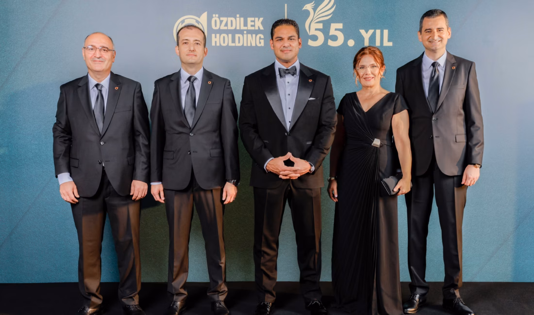 Özdilek Holding, 55. kuruluş yıl dönümünü Çırağan Sarayı’nda düzenlenen gala