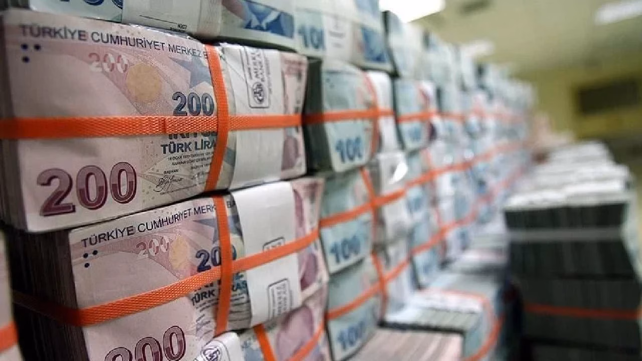 Merkezi yönetim bütçesi ağustosta 12 milyar 852 milyon lira fazla