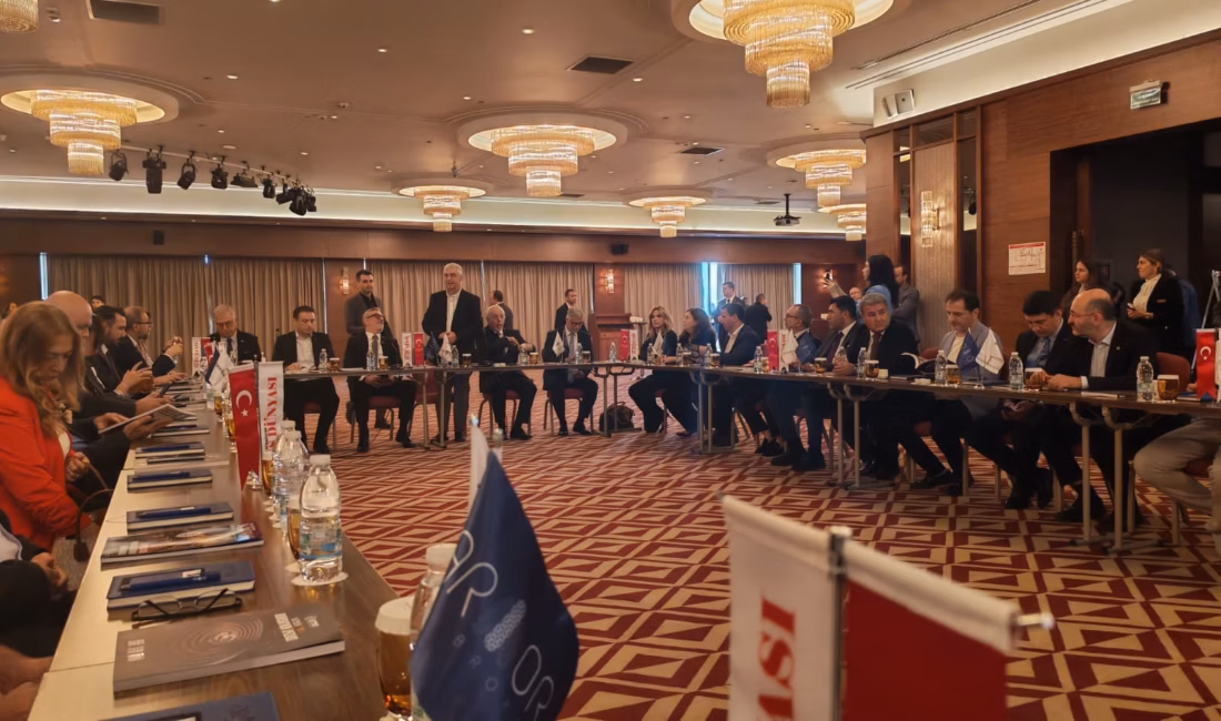 Türkiye’de İş Dünyası Dergisi tarafından düzenlenen Ekonomiye Yön Verenler Zirvesi,