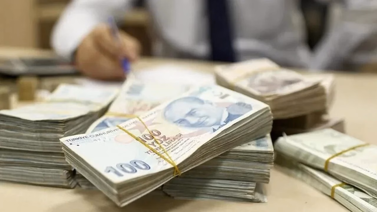 Hazine alacakları 31 Ağustos itibarıyla 256,2 milyar lira olurken, stokun