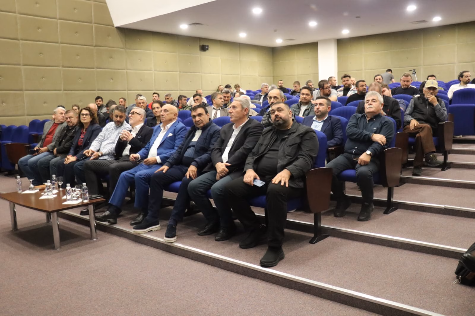 UYMSİB’in düzenlediği toplantıda yaş meyve sebze ihracatında tedarik, nakliye, depolama,